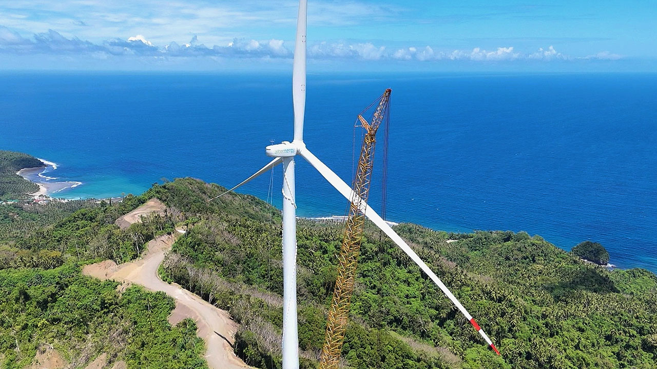 Alabat Wind Power Project 1st Wtg Installed.webp
